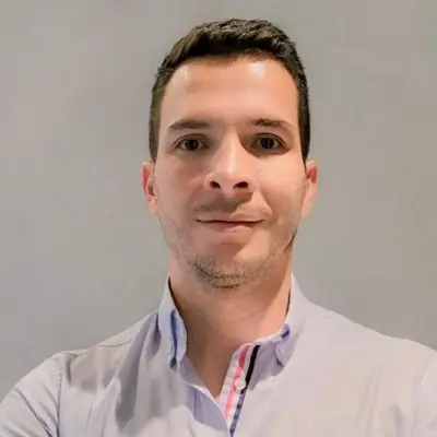 Cofundador | Director de Finanzas Corporativas